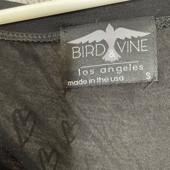 Bird & Vine Metallic Lips T-Shirt S - Picture 3 of 4